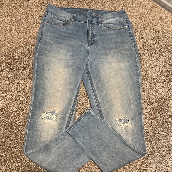 Seven7 jeans distressed and stretchy - Picture 6 of 8